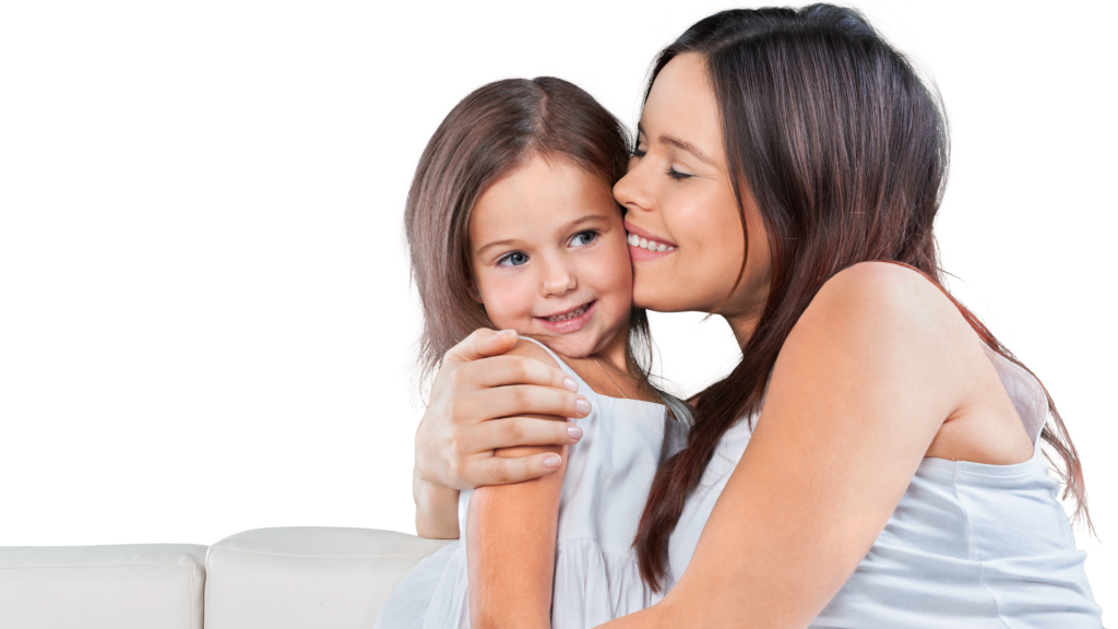 Mamma abbraccia bambina