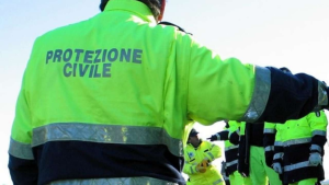 Uomini protezione civile