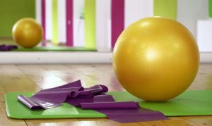 strumenti per palestra, tappetino, palla, fascia
